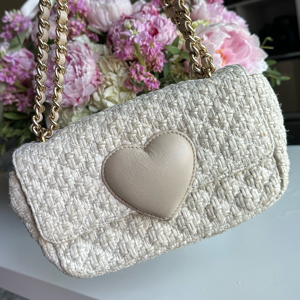Moschino Off White Raffia and Leather Heart Flap Shoulder Crossbody Bag Gold